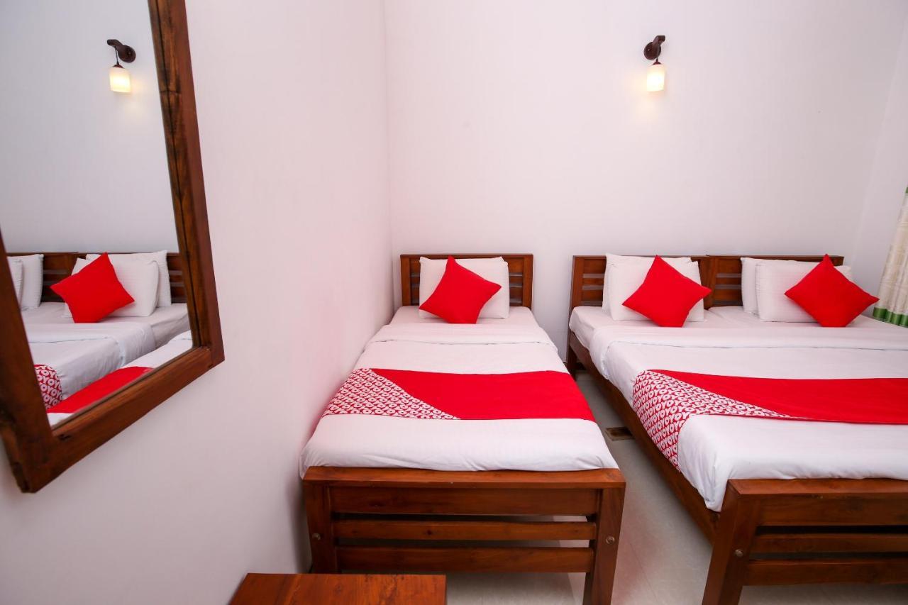 Oyo 438 Sarala Residence Hotel Kandy Exterior photo